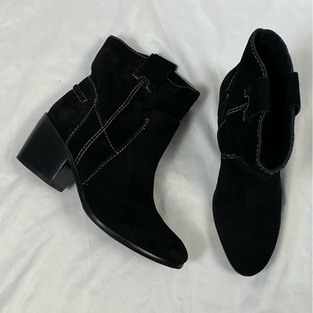 Vince Camuto VC-Maves Black Suede Ankle Boots 5.5 M
